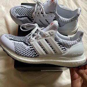 Adidas UltraBoost 4.0